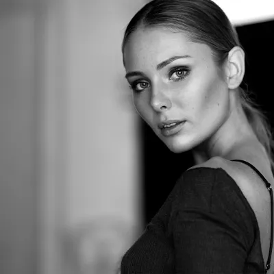 A gaze that needs no words. Black and white strips everything back to its essence: light, shadow, and the quiet intensi…