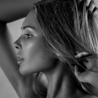 A single gesture. A world of presence.